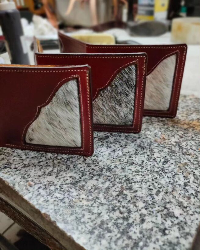 Cartera Artesanal de Piel Vaqueta y Cabra (Personalizable) - Imagen 8